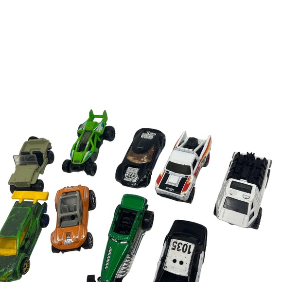 Die Cast Lot of 18 Miscellaneous Cars Trucks Hot Wheels Dodge Muscle Car - Picture 9 of 9